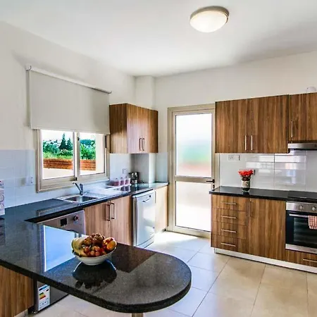 In Sleeps 6 Includes Swimming Pool Air Con And Wifi 1