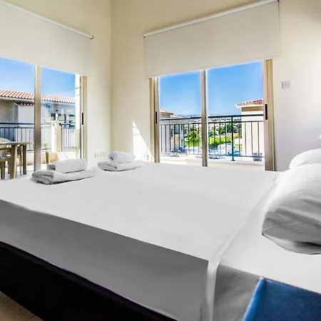 In Sleeps 6 Includes Swimming Pool Air Con And Wifi 1 * Polis