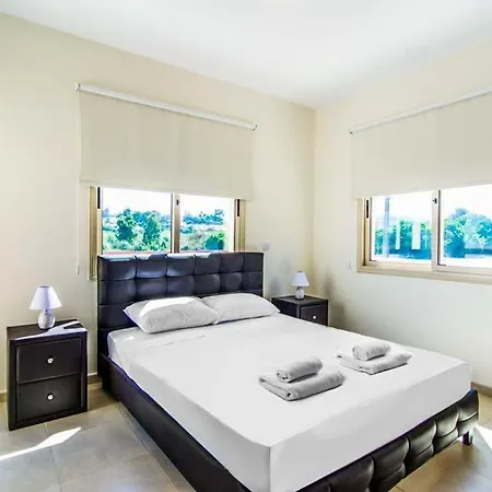 In Sleeps 6 Includes Swimming Pool Air Con And Wifi 1 Villa *